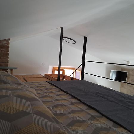 Jardin Kapetanova Kuca Appartement Veli Iž Buitenkant foto