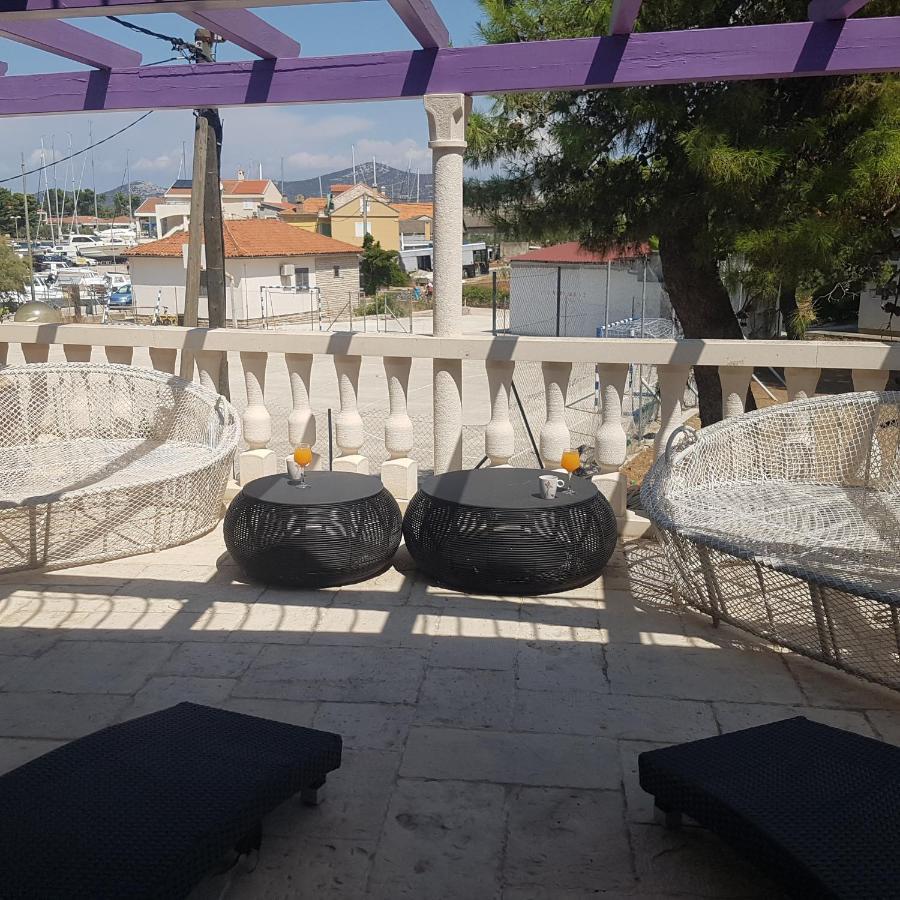 Jardin Kapetanova Kuca Appartement Veli Iž Buitenkant foto