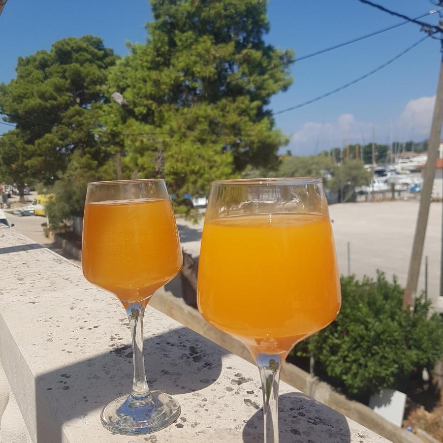 Jardin Kapetanova Kuca Appartement Veli Iž Buitenkant foto