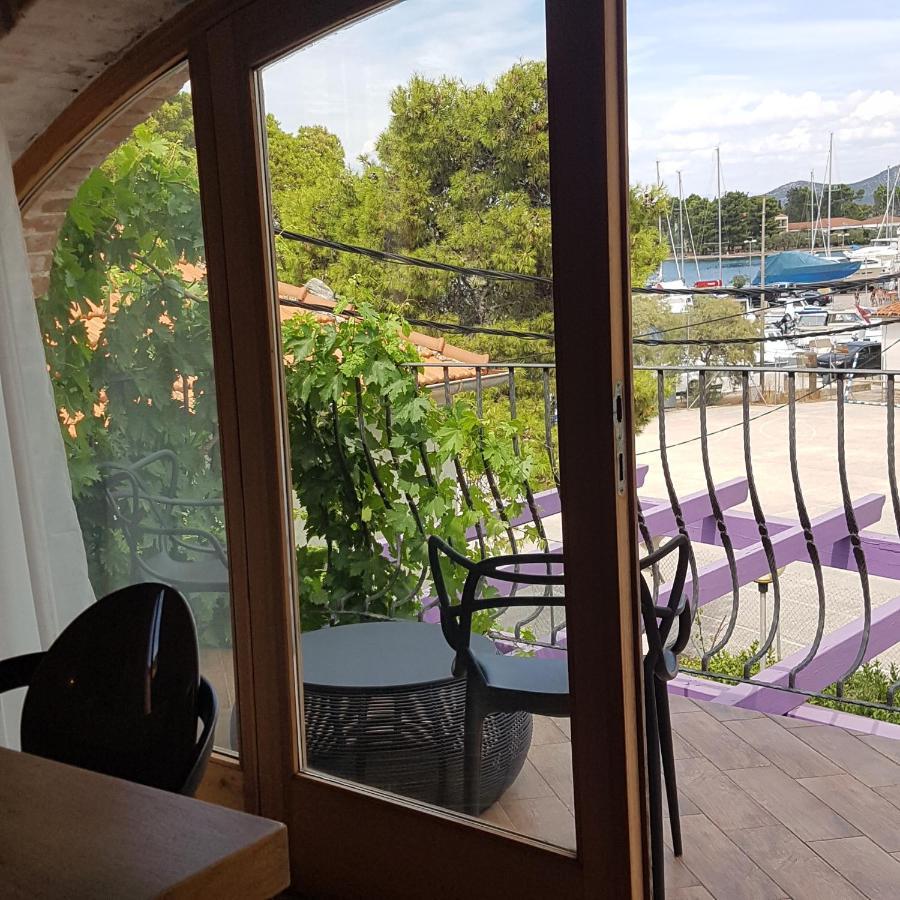 Jardin Kapetanova Kuca Appartement Veli Iž Buitenkant foto