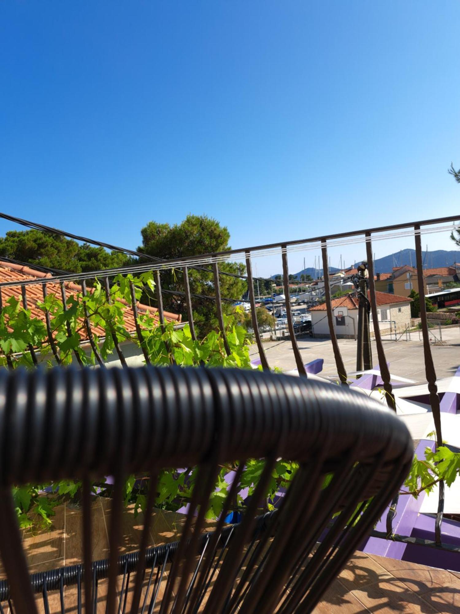 Jardin Kapetanova Kuca Appartement Veli Iž Buitenkant foto